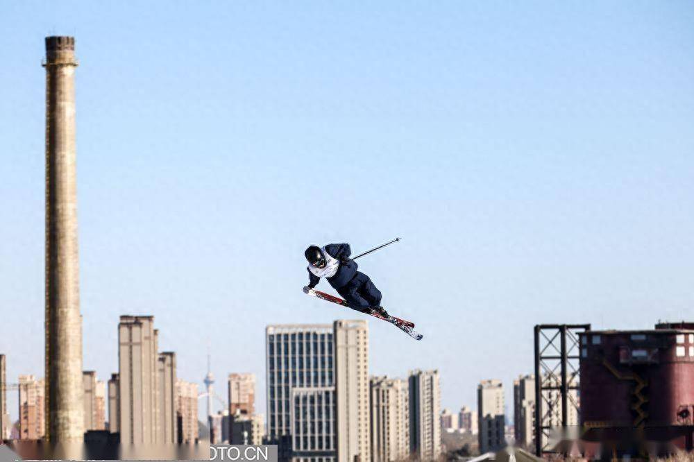 包含加拿大滑雪选手夺冠，速度惊人的词条
