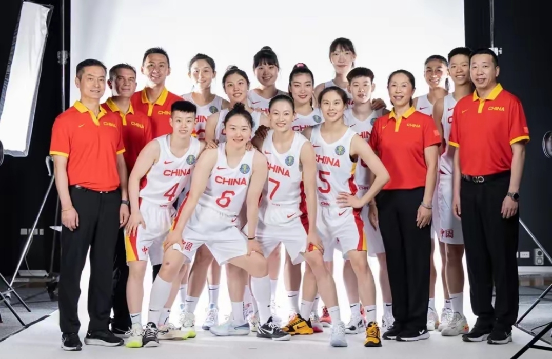 aoa体育课程-老妇人队内竞争激烈，全队士气高昂备战联赛的简单介绍