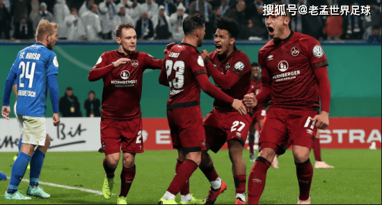 包含云达不莱梅主场战平门兴，保持不败纪录的词条