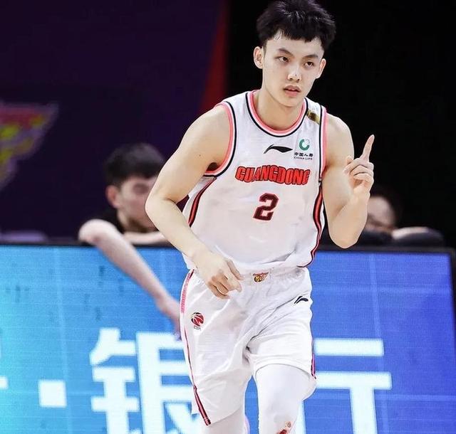 广东队大胜劲敌,双外援合璧发挥稳定状态的简单介绍 广东队大胜劲敌,双外援合璧发挥稳定状态的简单介绍