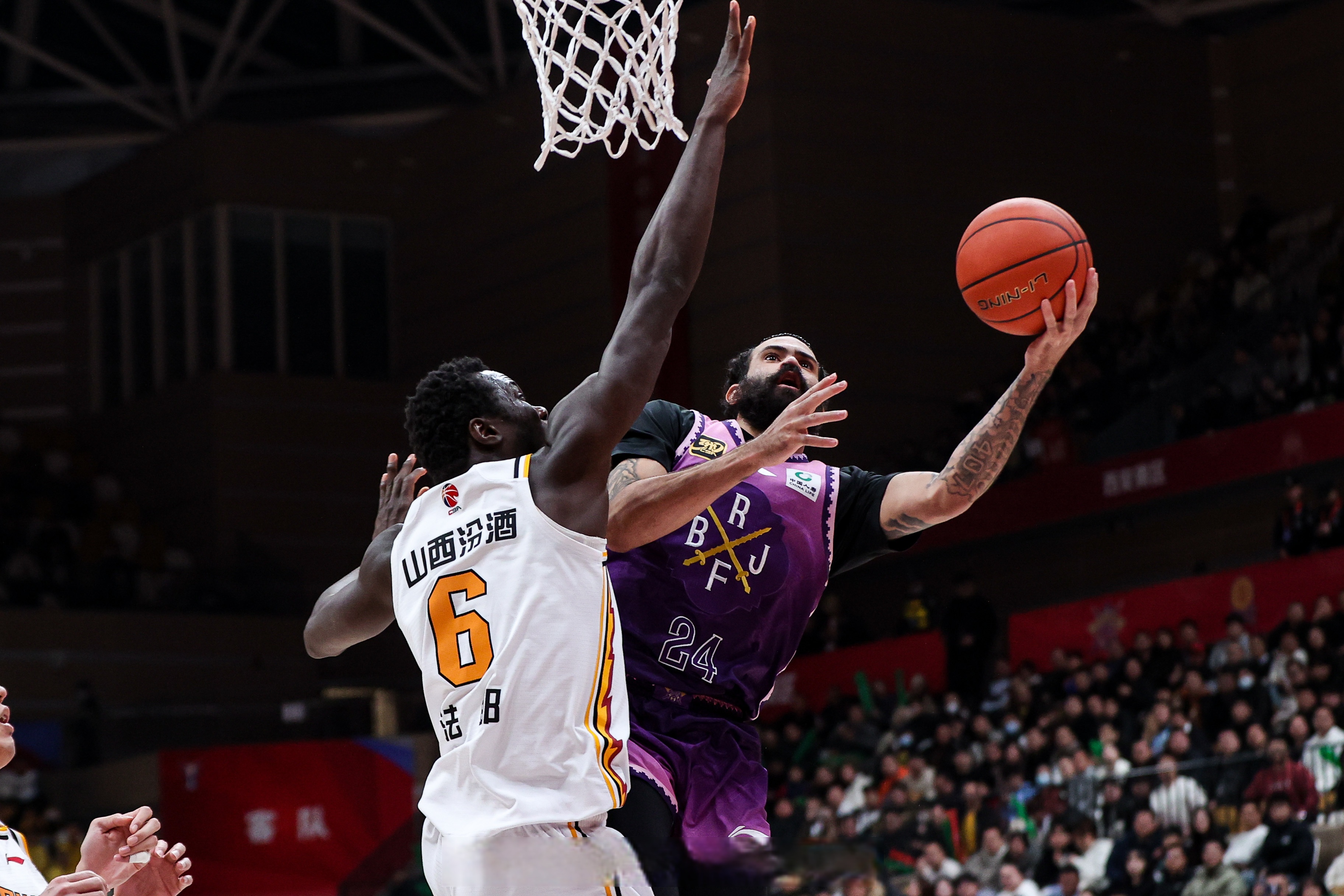 aoa体育活动-北控队在比赛中击败对手，实力更上一层楼