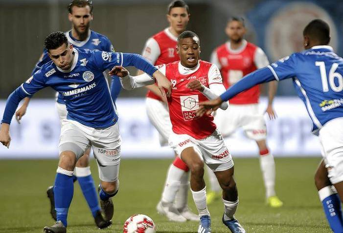 aoa体育新闻-实力相当的两支球队将在国际比赛中碰撞