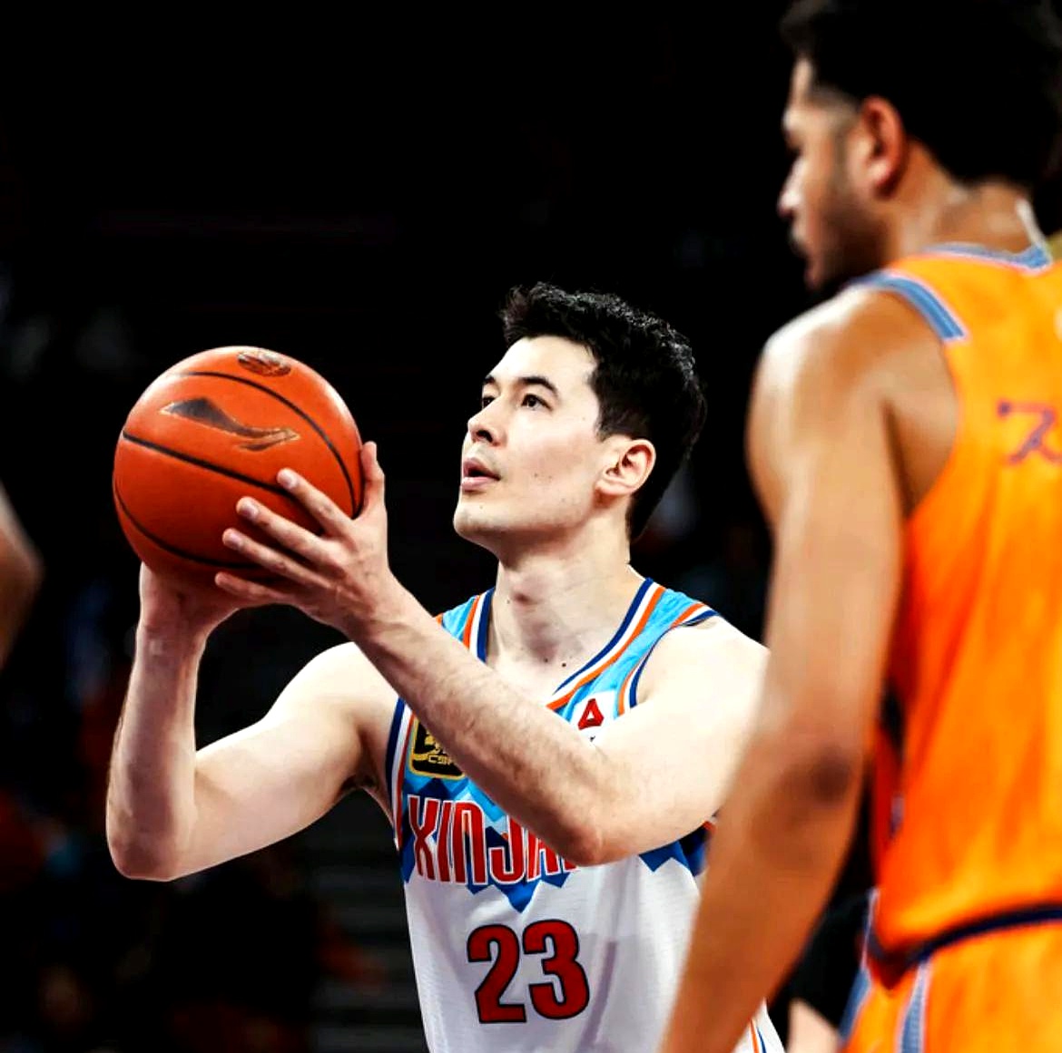 包含新疆男篮冲出低谷,展现复苏之势的词条 包含新疆男篮冲出低谷,展现复苏之势的词条