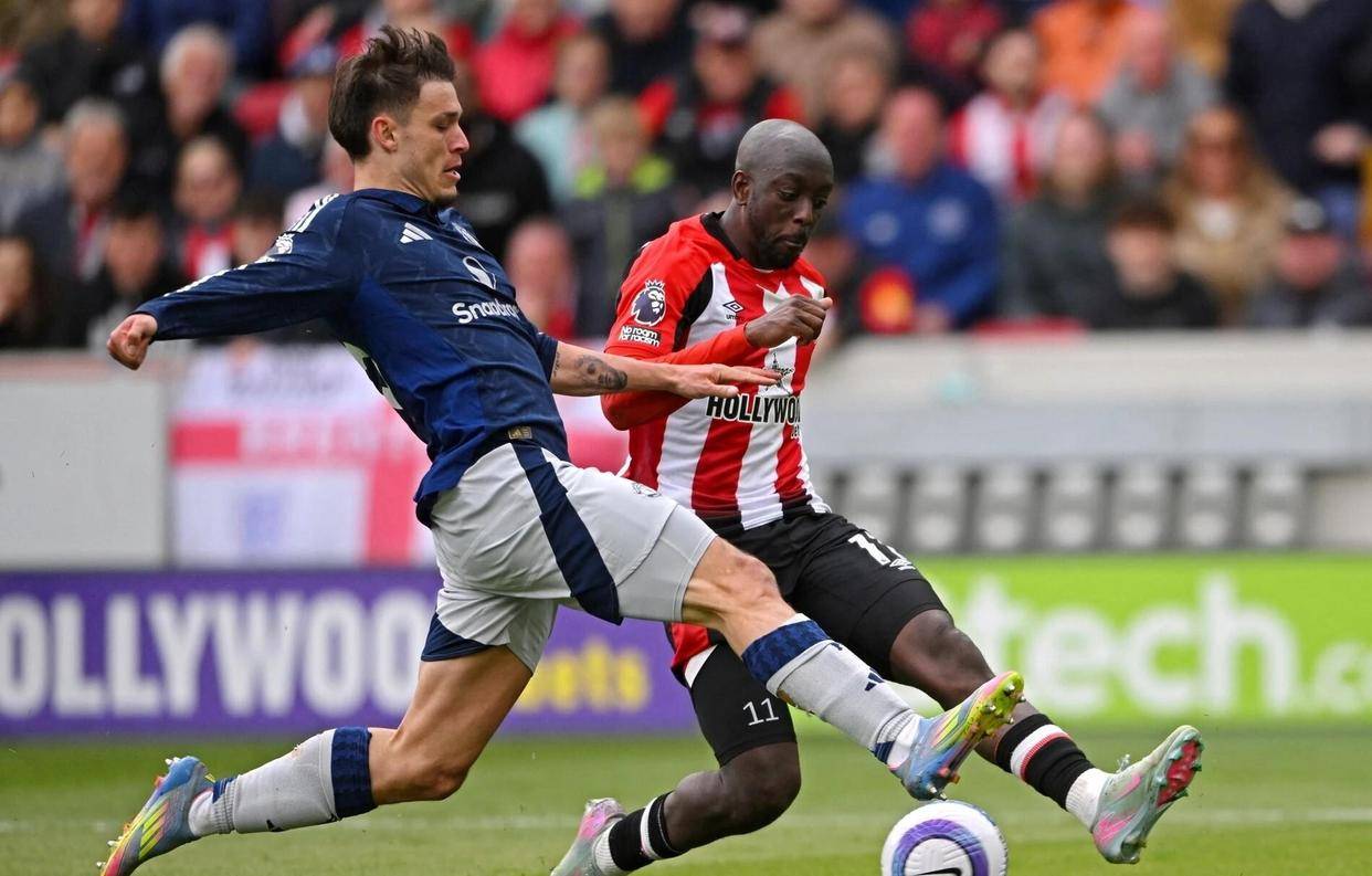 沃特福德主场大胜曼联,英超劲旅惨败蒙羞 沃特福德主场大胜曼联,英超劲旅惨败蒙羞