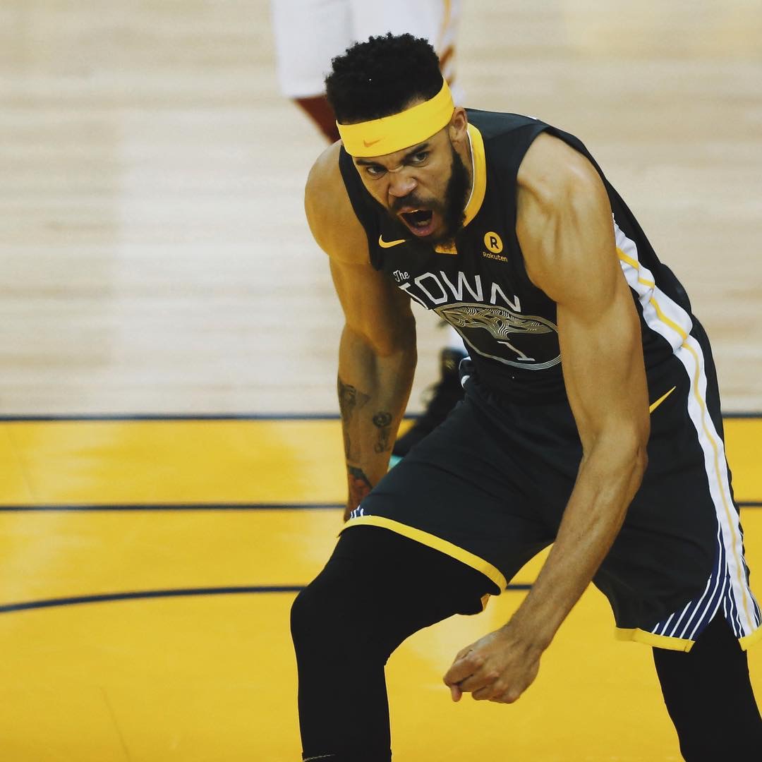 aoa体育活动-强队实力横扫对手，场上战斗激烈令人目不转睛的简单介绍