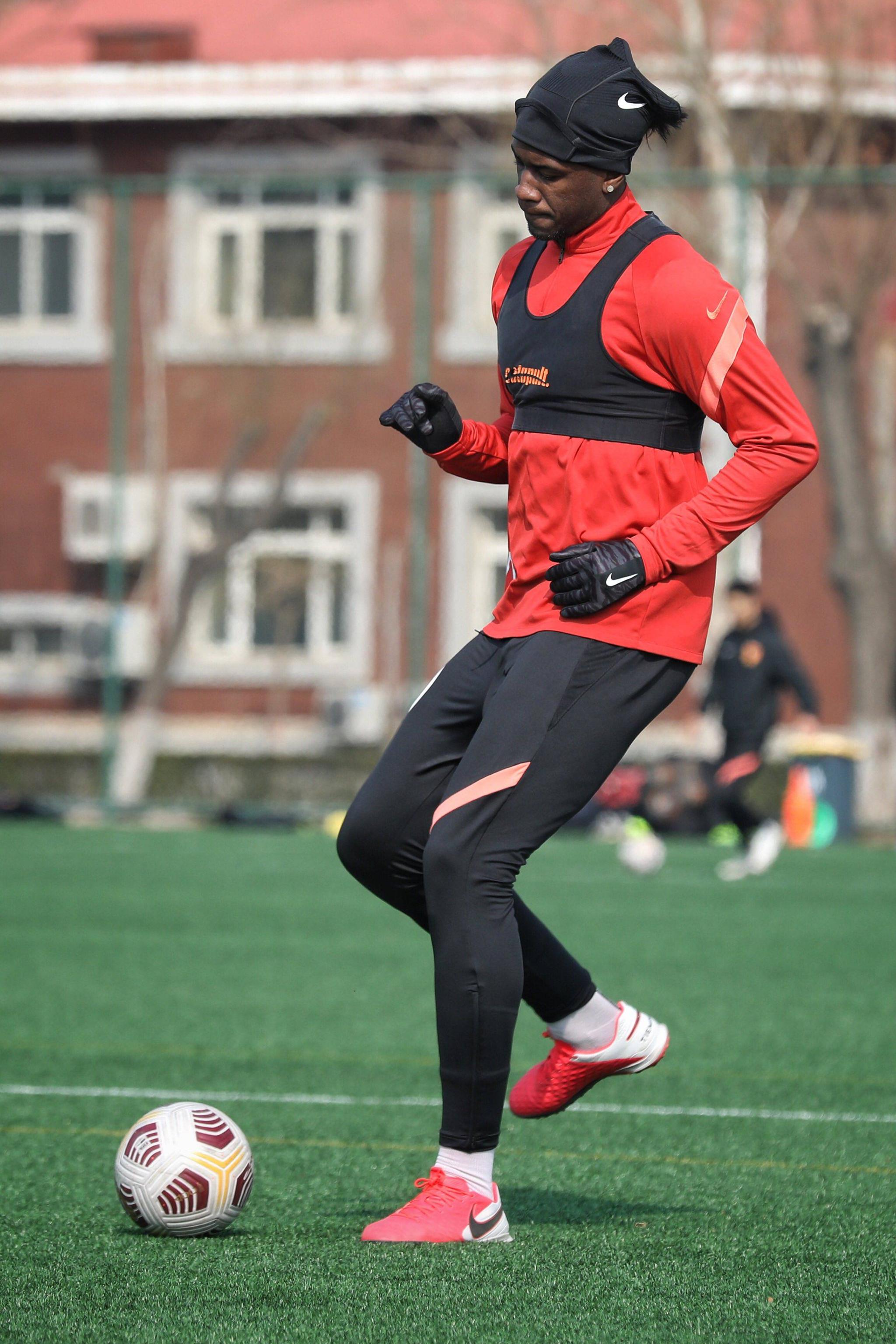 河北队在最新一场比赛中获得令人惊讶的胜利 河北队在最新一场比赛中获得令人惊讶的胜利