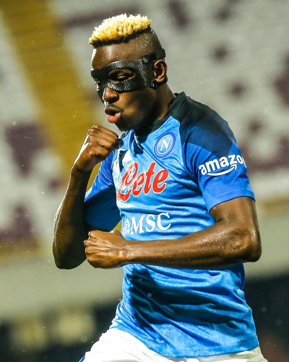 aoa体育官网-那不勒斯逆袭球队重出江湖，取得极佳开局的简单介绍