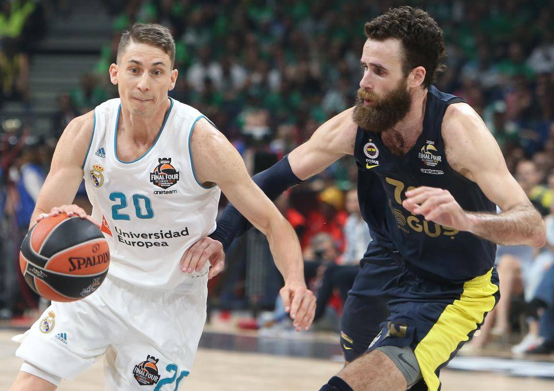 aoa体育新闻-格拉纳达连胜结束，客场遭遇惨败