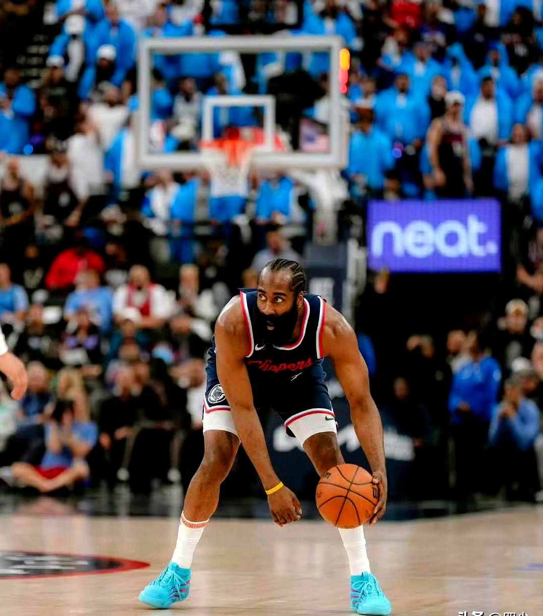 快船迎战西部强敌,争取胜利 快船迎战西部强敌,争取胜利