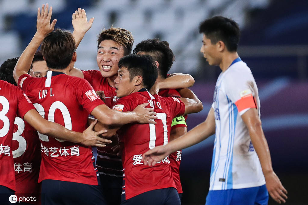 aoa体育新闻-重庆力帆前锋破门扳平比分，帮助球队守住阵脚