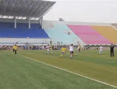 鲁伊斯社主场告捷,赢得掌声喝彩 鲁伊斯社主场告捷,赢得掌声喝彩