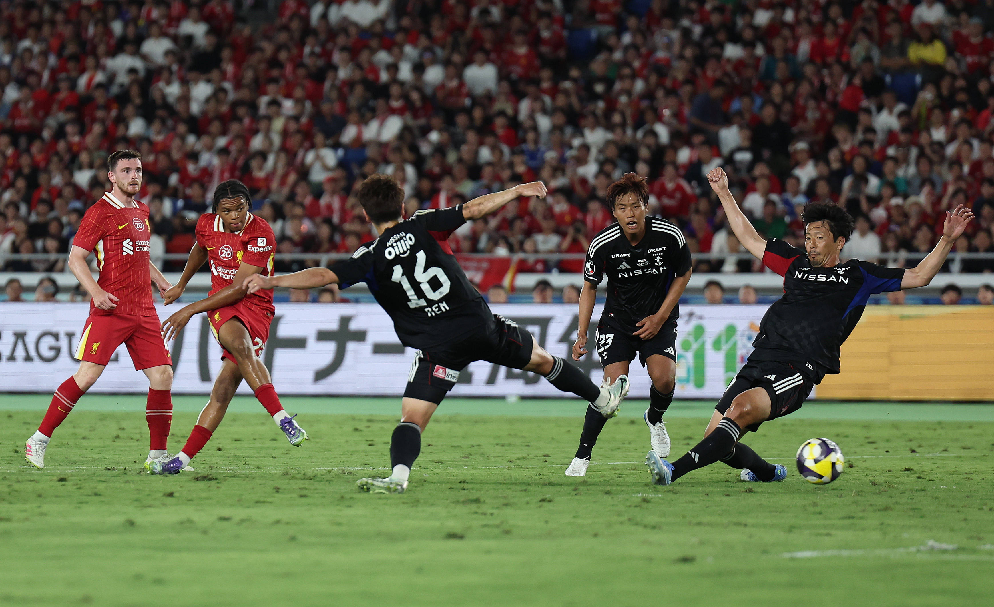 利物浦队伍备战决赛,备受期待 利物浦队伍备战决赛,备受期待